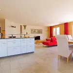 Bella Vista 8 *
